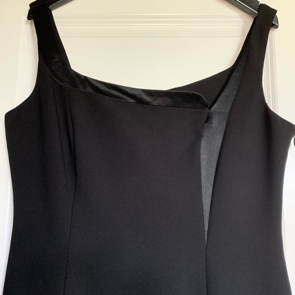 LN STUNNINGLY BEAUTIFUL JONES NEW YORK CLASSIC BLACK DRESS. FULLY LINED. - Picture 4 of 9